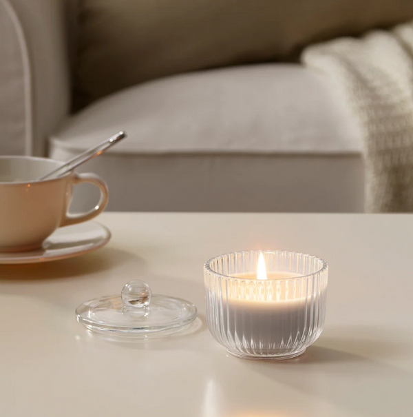 BLOMDOFT Scented candle in glass, Gladiolus/grey.